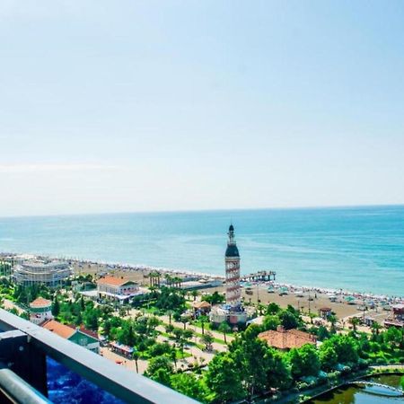 Black Sea Aparthotel Orbi City Batumi Bagian luar foto