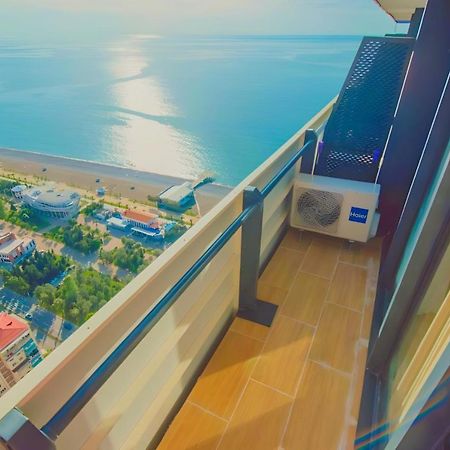 Black Sea Aparthotel Orbi City Batumi Bagian luar foto