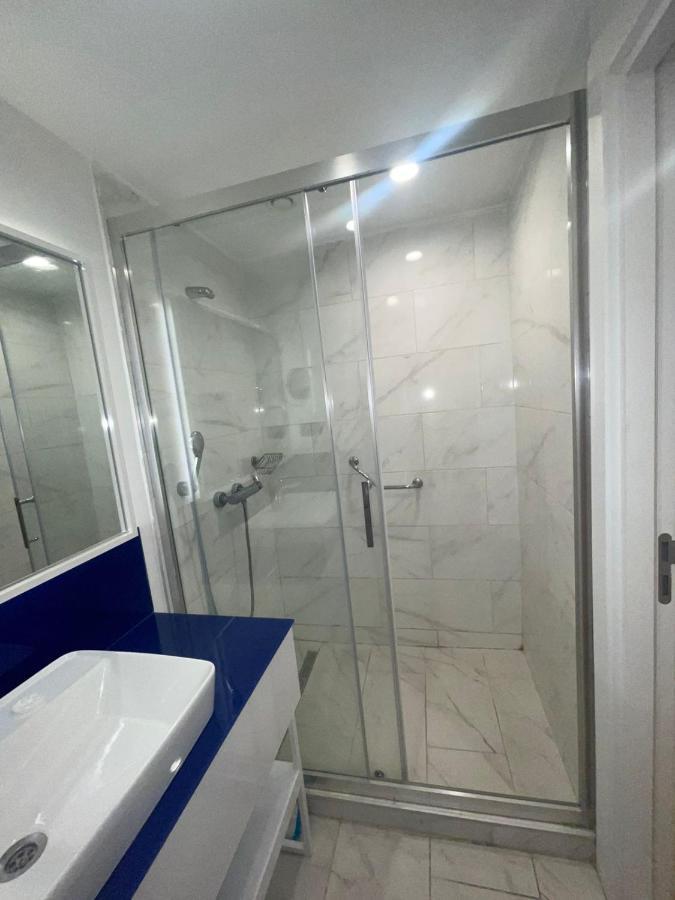Black Sea Aparthotel Orbi City Batumi Bagian luar foto