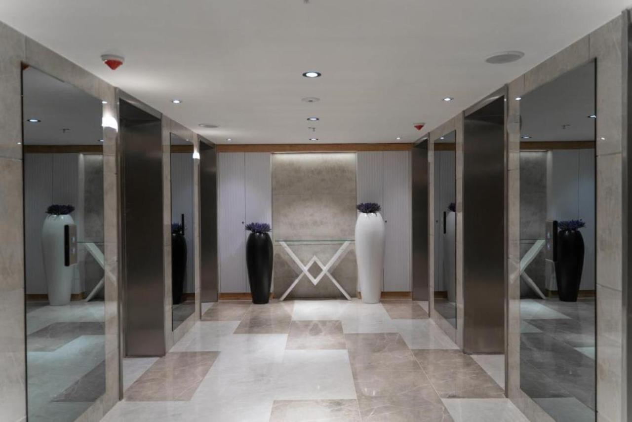 Black Sea Aparthotel Orbi City Batumi Bagian luar foto