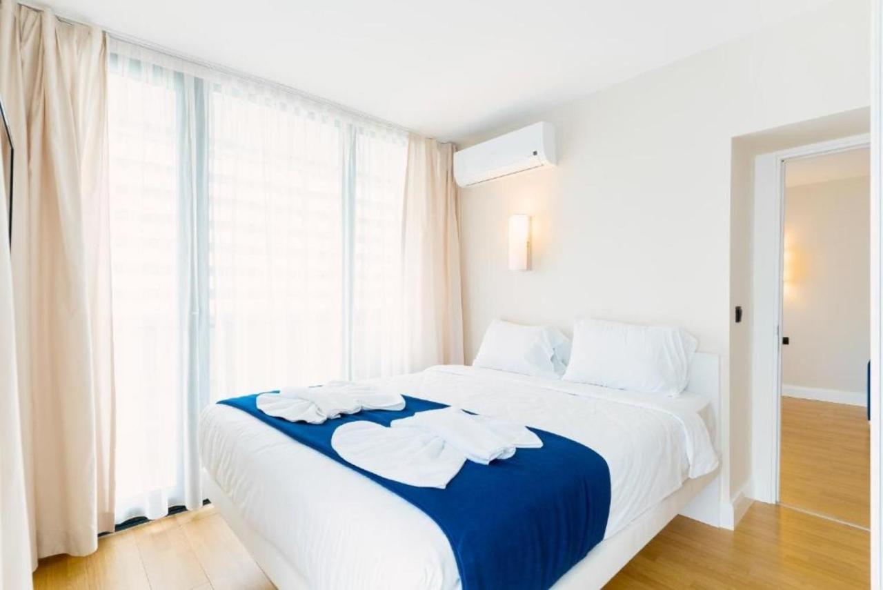 Black Sea Aparthotel Orbi City Batumi Bagian luar foto