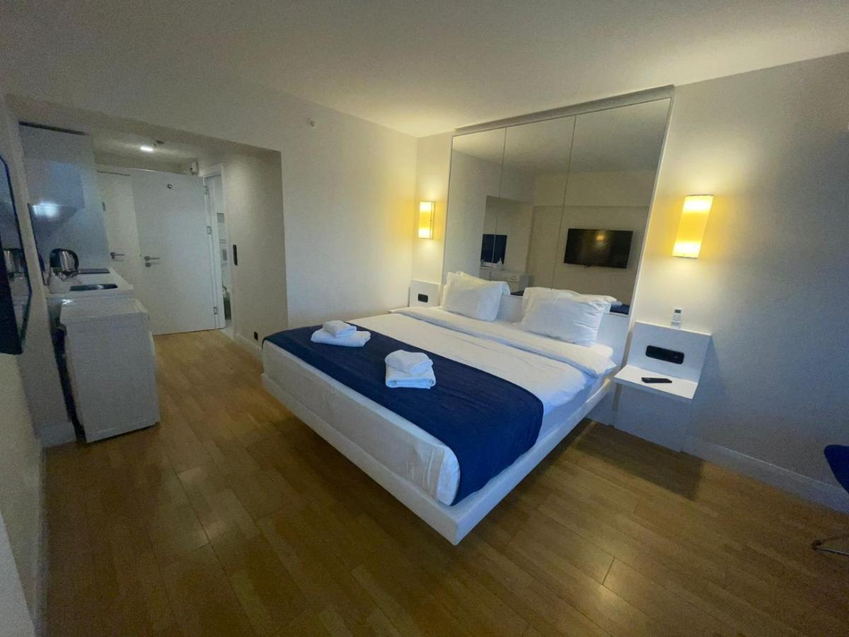 Black Sea Aparthotel Orbi City Batumi Bagian luar foto