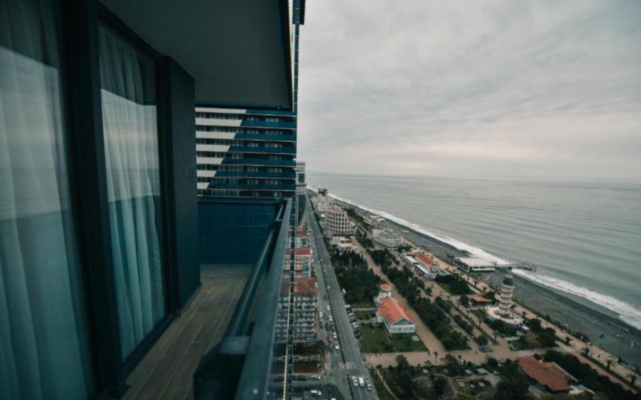 Black Sea Aparthotel Orbi City Batumi Bagian luar foto
